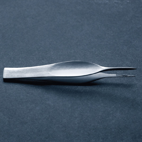 Splinter Forceps McKesson Feilchenfeld 4-1/2 Inch Length Floor / Office Grade Pakistani Stainless Steel NonSterile NonLocking Thumb Handle Straight Pointed Serrated Tips with Groove